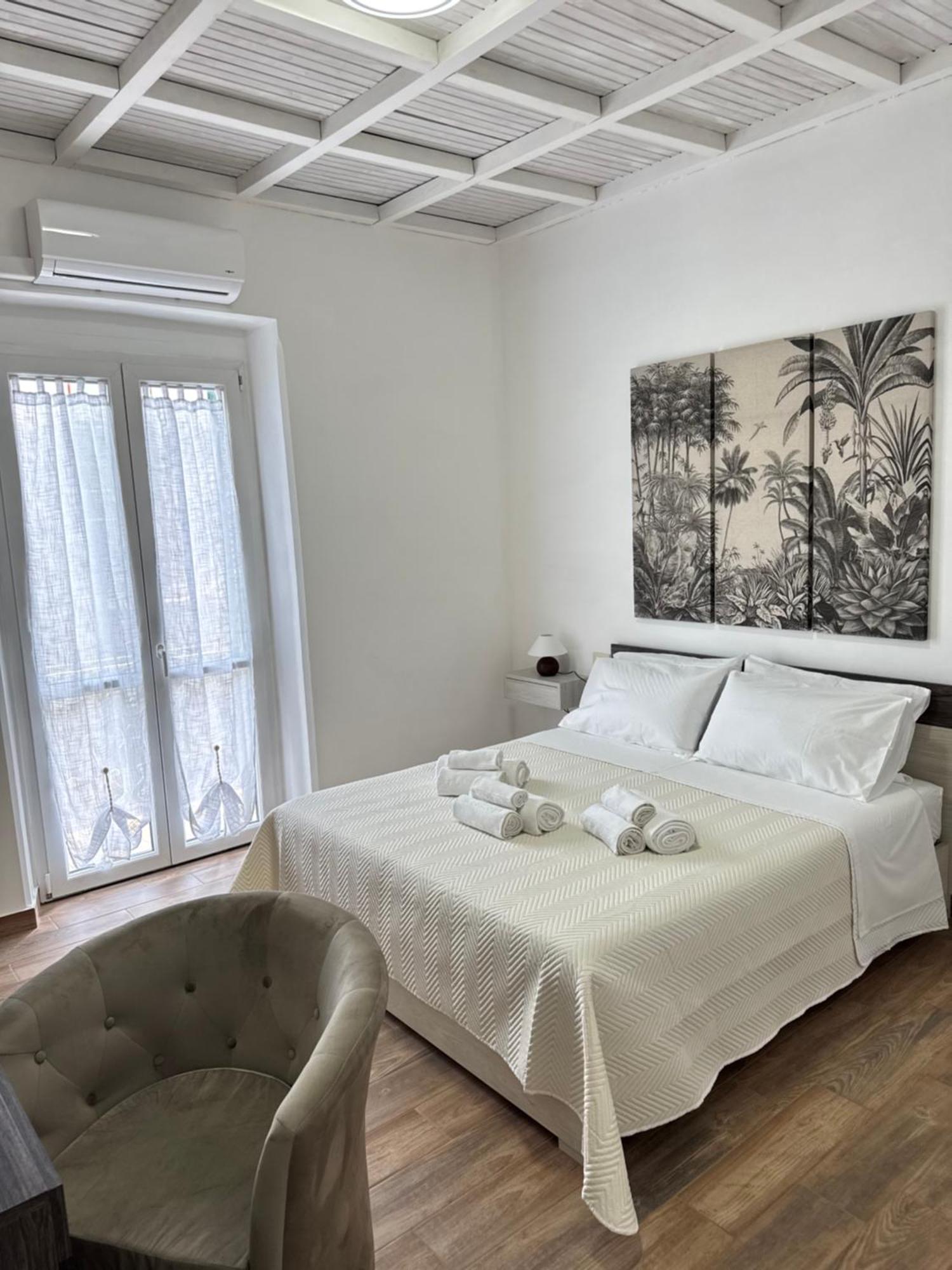 Edward House Apartment *